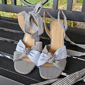Ann Taylor Lili Gingham Knot Block Heel Sz 9.5 NWOT